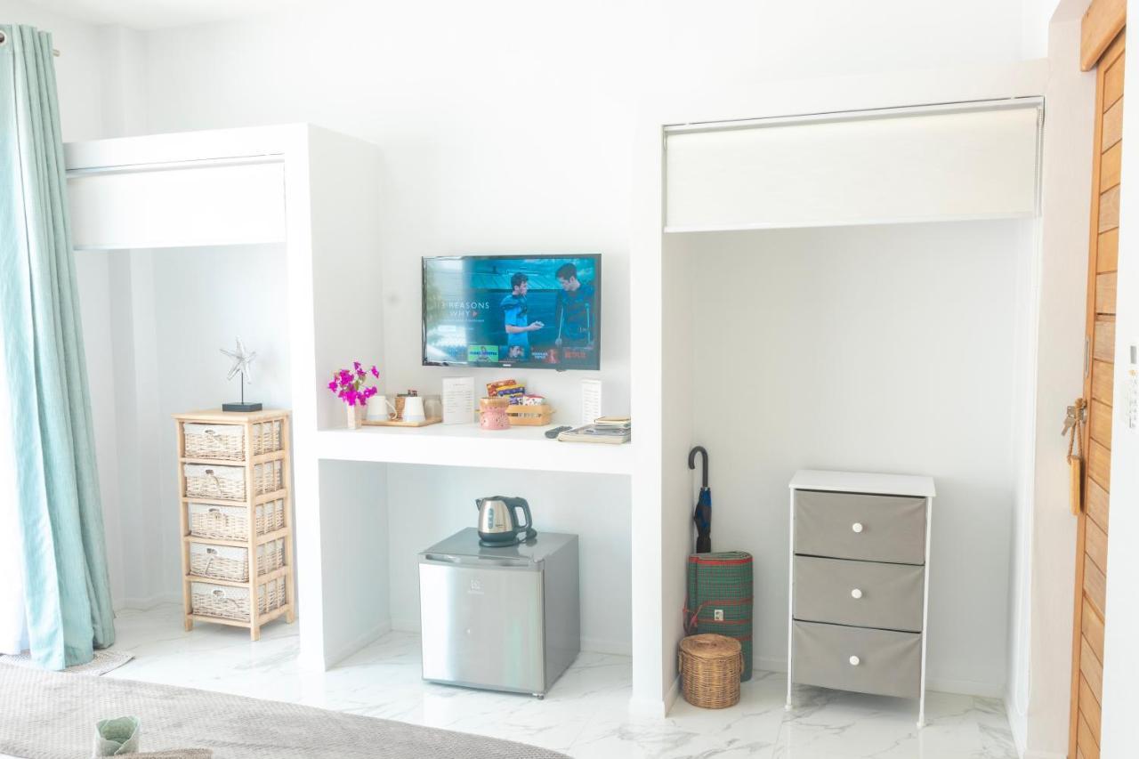 Cherry Guestroom Koh Samui : Salty Pool, Daily Cleaning, Netflix And Breakfast Acomodação com café da manhã  *