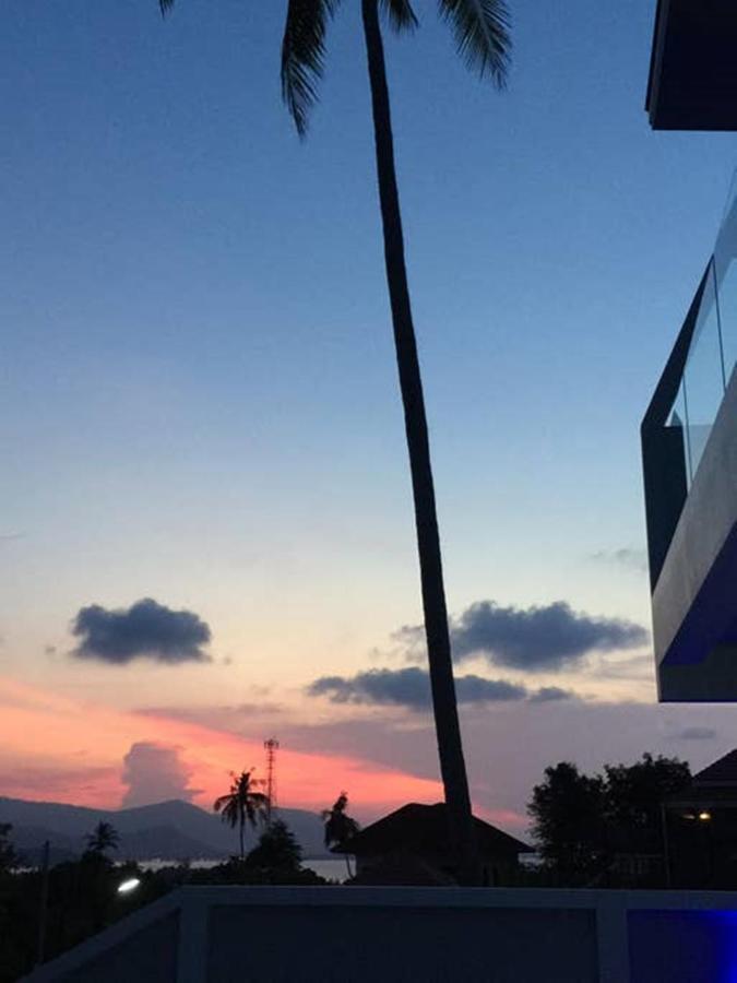 Cherry Guestroom Koh Samui : Salty Pool, Daily Cleaning, Netflix And Breakfast Acomodação com café da manhã  Choeng Mon